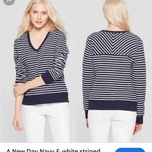 EUC A New Day Women’s Striped V-Neck All-Season Sweater - Navy/Cream Large